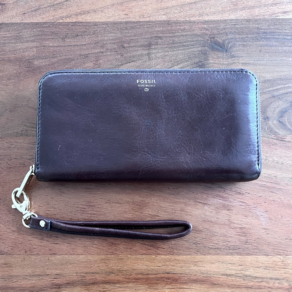 Fossil leather Wallet/wristlet